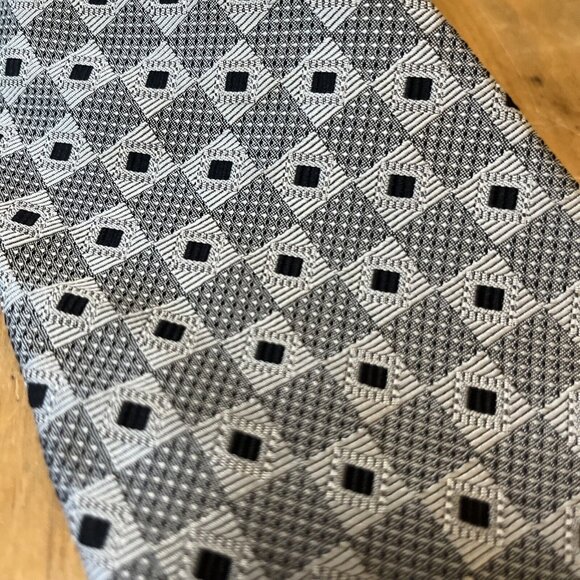 BURMA-BIBAS All Woven Gray W/ Black Geometric Design Silk Tie Made U.S.A. - Picture 2 of 6